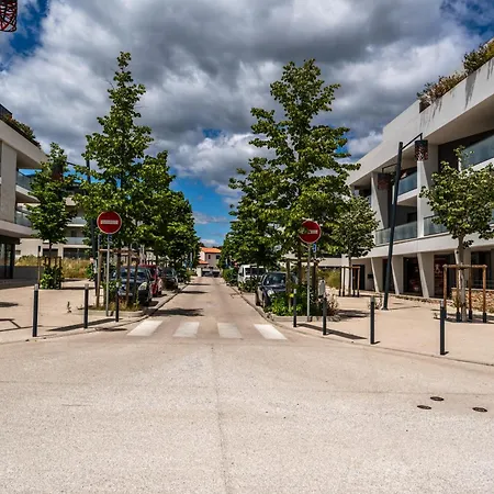 Vue Sur Parc Avec Petanque, Basket, Clim Et Tramway Castelnau-le-Lez